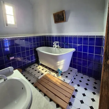 Chateau De Presque Semesterbostad