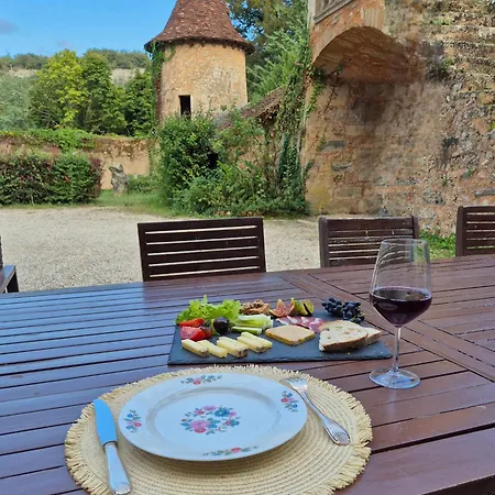 Chateau De Presque Saint-Médard-de-Presque