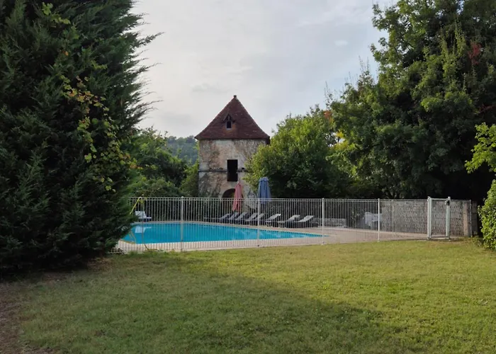 בית נופש Chateau De Presque Saint-Médard-de-Presque