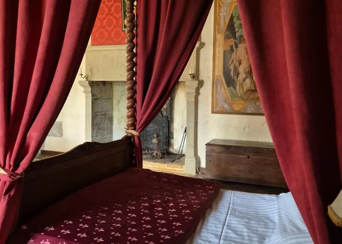 Chateau De Presque Saint-Médard-de-Presque