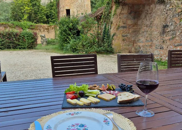 Chateau De Presque Saint-Médard-de-Presque