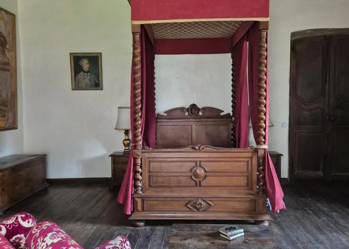 בית נופש Chateau De Presque *