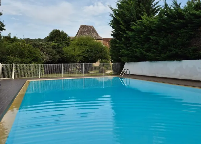 בית נופש Chateau De Presque Saint-Médard-de-Presque