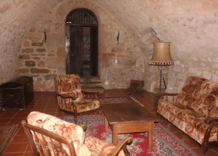 בית נופש Chateau De Presque *