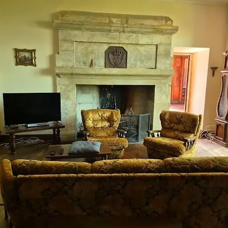 Chateau De Presque Saint-Médard-de-Presque