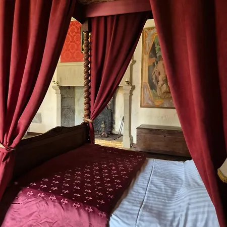 Chateau De Presque Saint-Médard-de-Presque