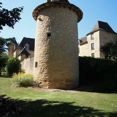 Chateau De Presque Saint-Médard-de-Presque